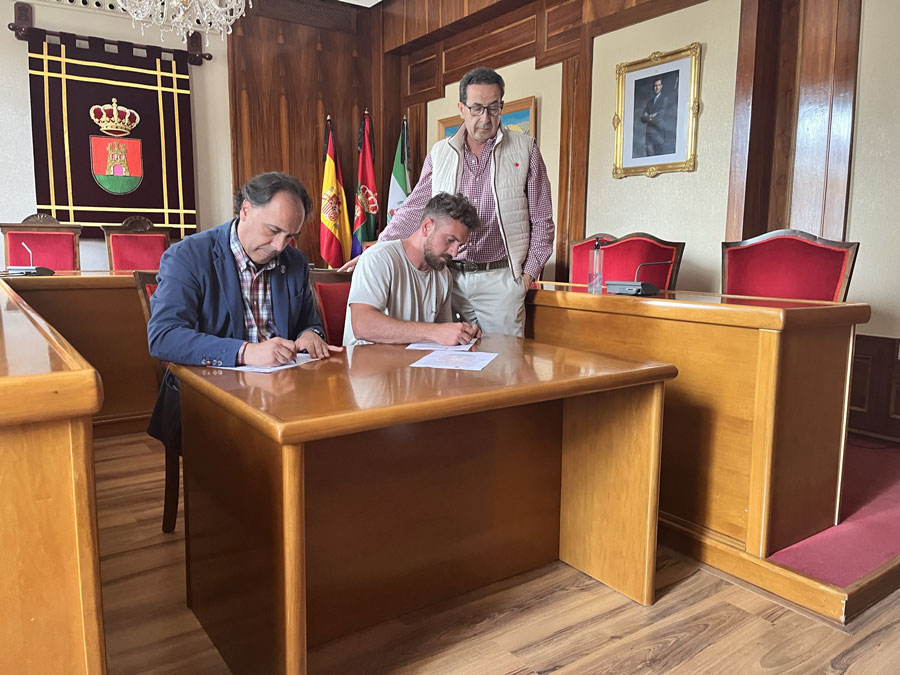 Firmado el contrato para la obra de ampliación del Tanatorio Municipal