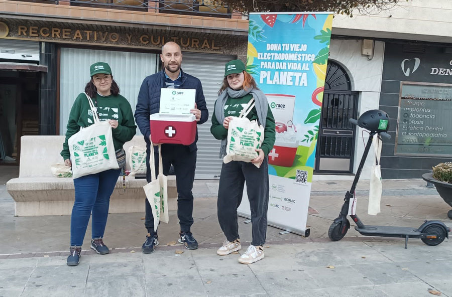 La campaña ‘Dona Vida al Planeta’ llega a Torredelcampo con el objetivo de concienciar sobre el reciclaje de residuos de aparatos eléctricos y electrónicos
