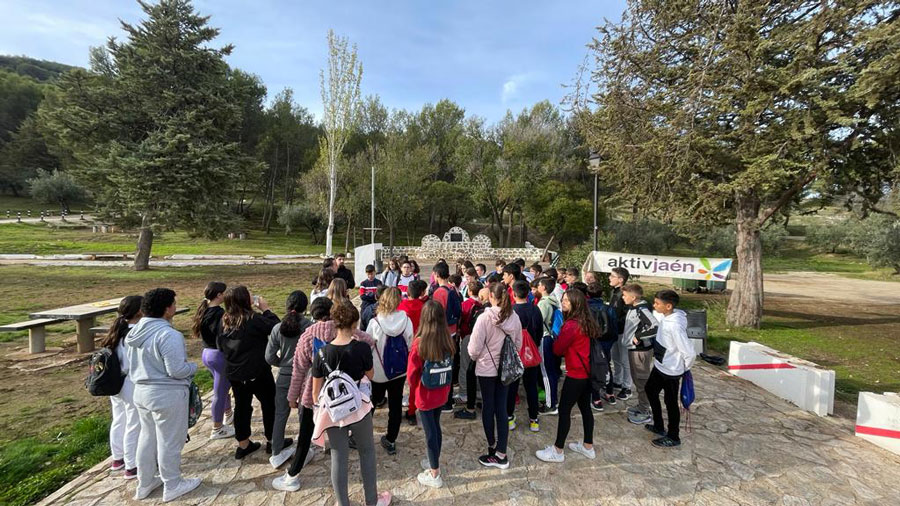 Alumnado de Torredelcampo participa en una Jornada Lúdico-deportiva