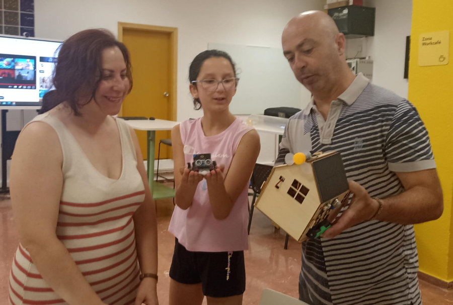 Campamentos de formación digital para los niños y niñas durante el verano