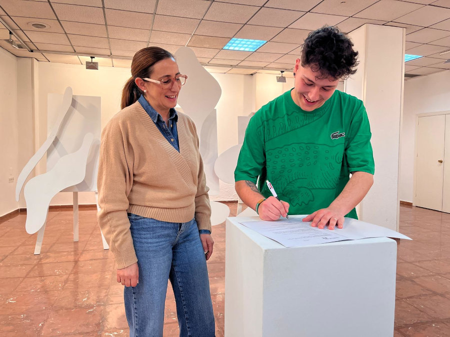 El artista torrecampeño Darío Parras dona su obra ‘Volumen Sistemático’