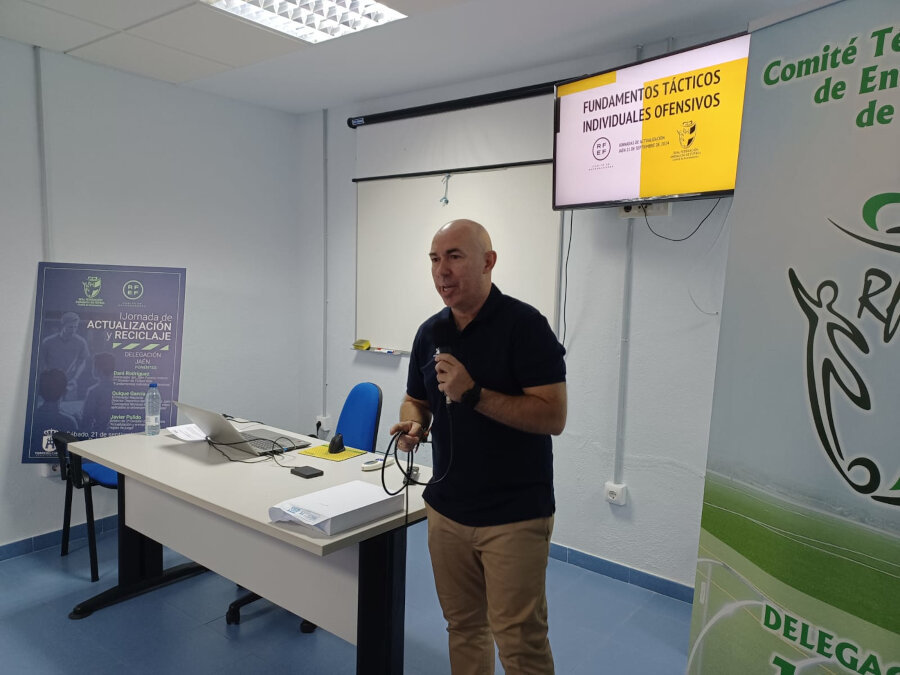 Torredelcampo acogió la I Jornada de Actualización y Reciclaje para entrenadores de fútbol sala