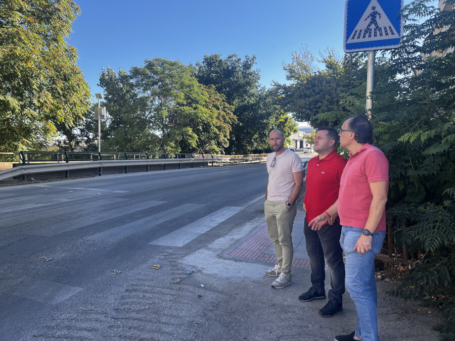 Mejoras en la seguridad vial de Torredelcampo mediante la instalación de señales luminosas
