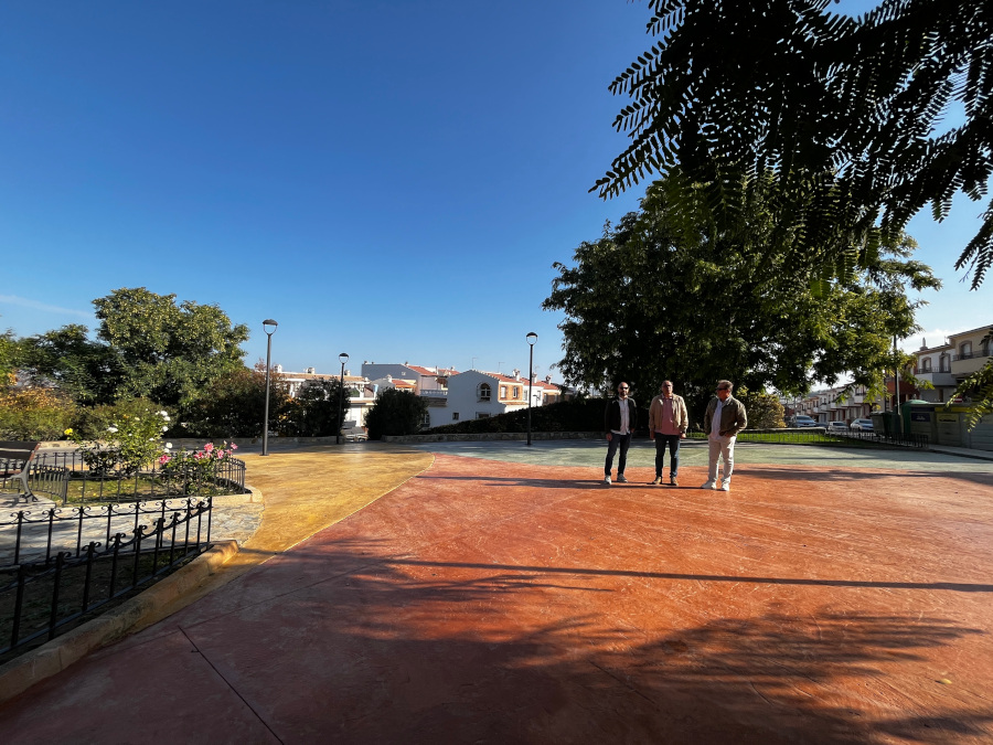 Mejora y acondicionamiento del parque situado en la calle Antequera