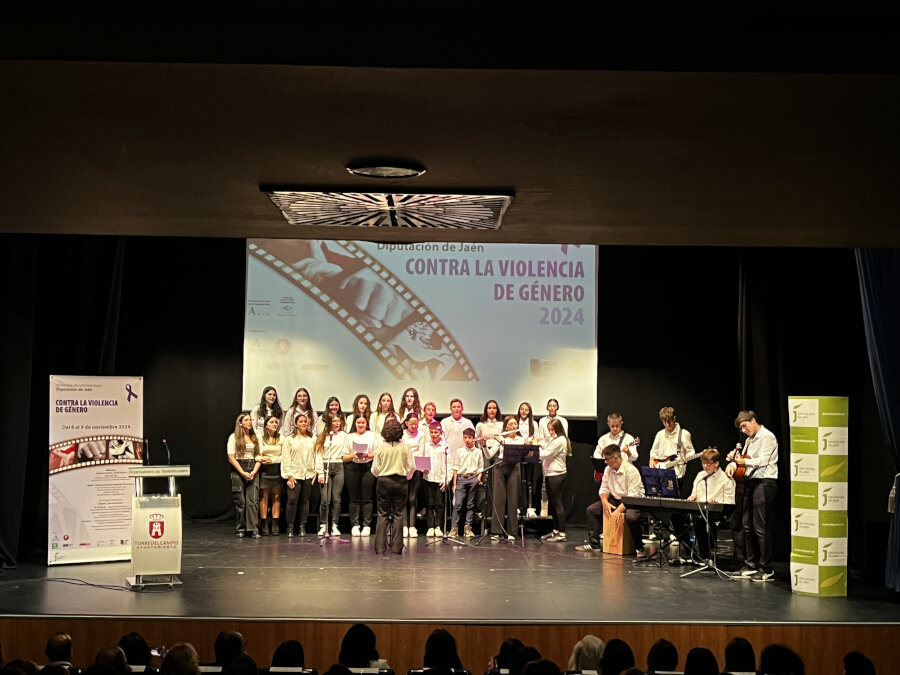 Torredelcampo acoge la clausura del  XII Festival contra la Violencia de Género de la Diputación