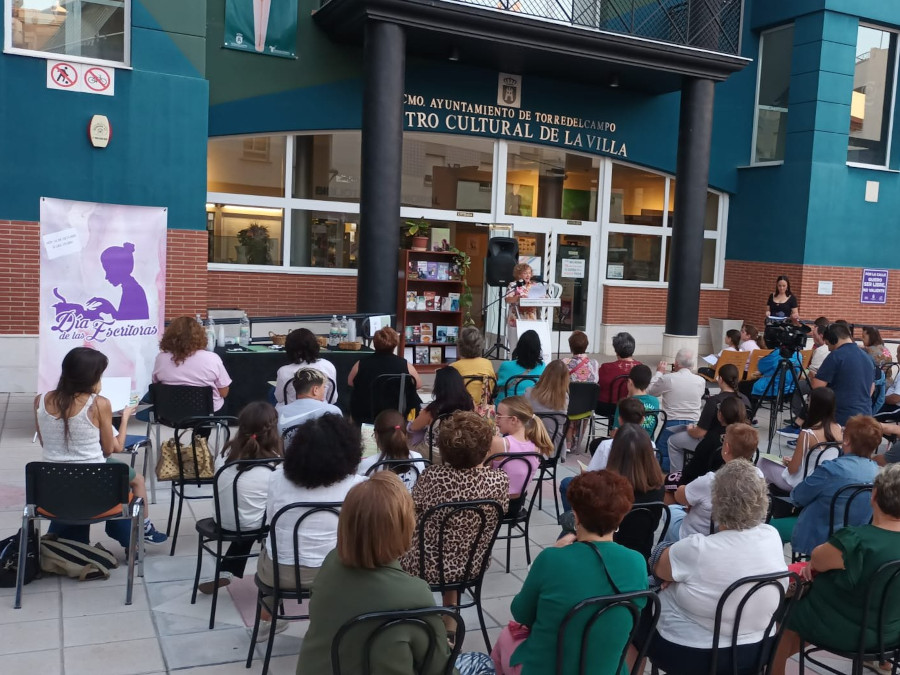 La Biblioteca Municipal celebra el Día de las Escritoras con una lectura colectiva llena de emoción y compromiso